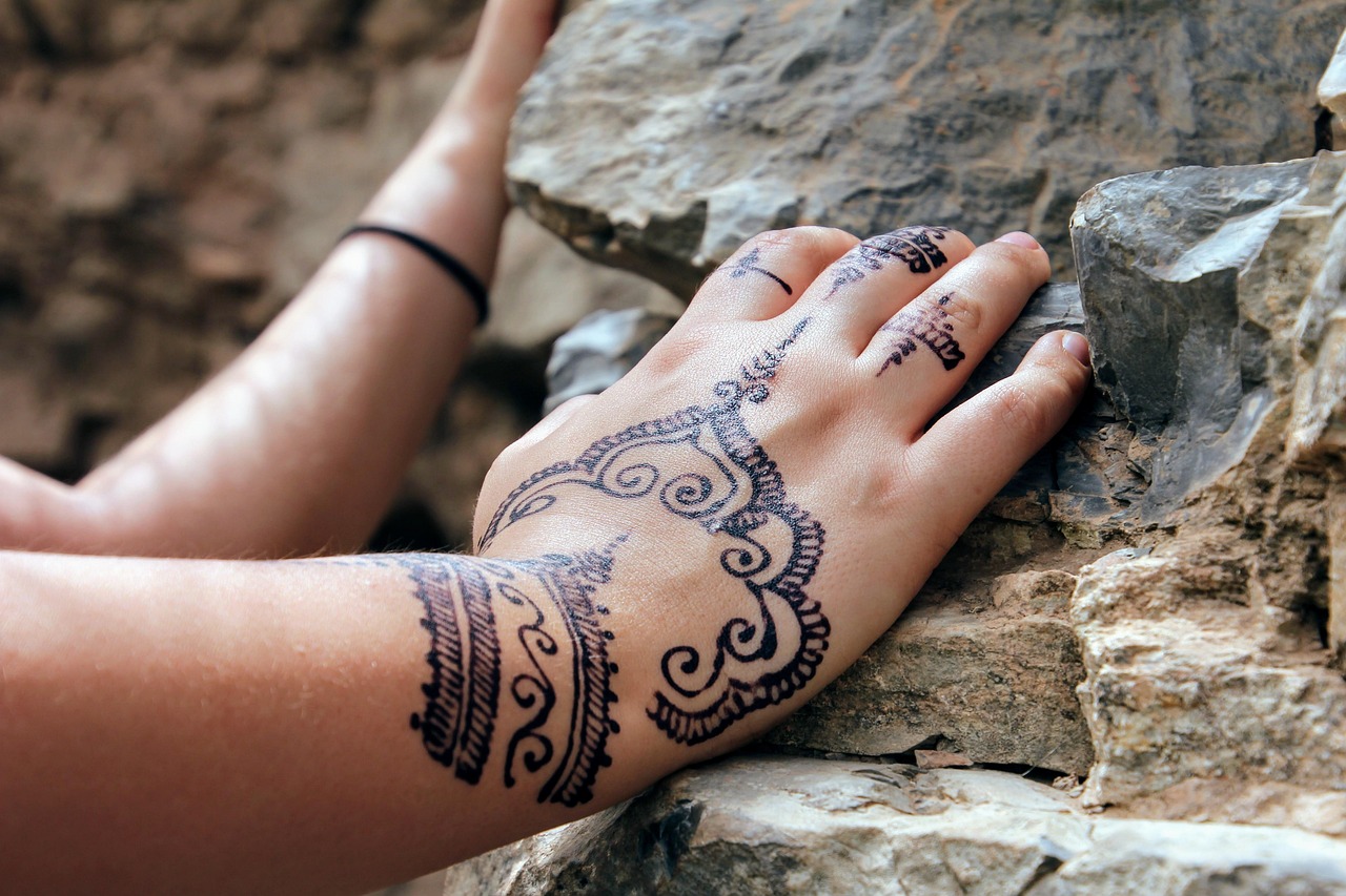 hand painting 2465497 1280